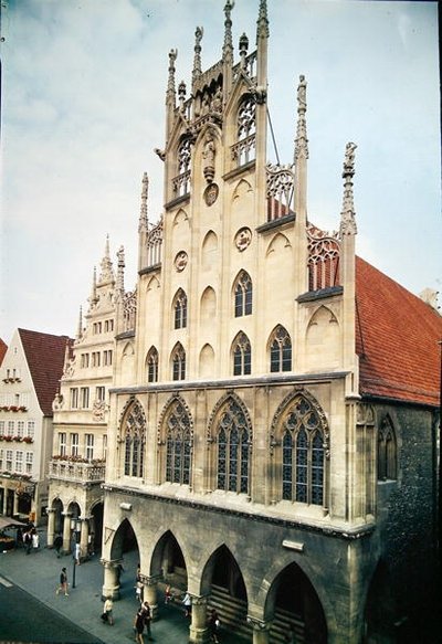 Udsigt over Rådhuset af German School